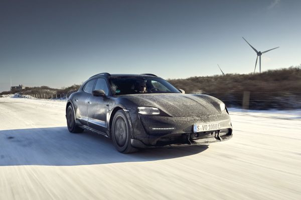 Porsche Taycan Cross Turismo, Launch control