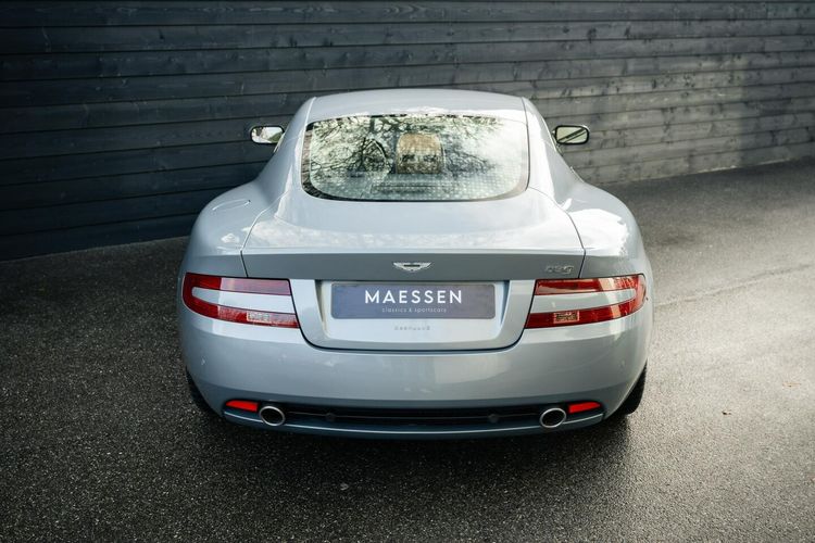 Aston Martin DB9 5.9 V12 occasion 22 procent nieuwprijs 2005 james bond