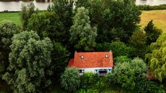 Funda-schrijvershuis van €239.000 is woonparel in groen paradijs