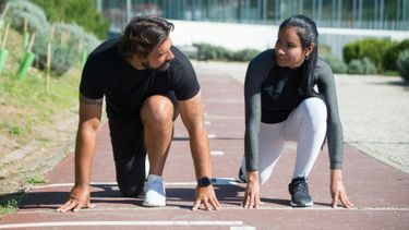 De 5 minuten warming-up voor hardlopen die kniepijn voorkomt