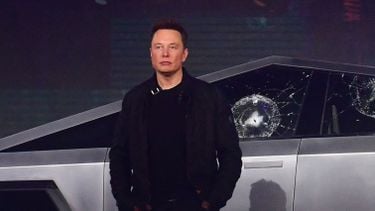 Elon Musk liegt glashard over prestaties Tesla Cybertruck