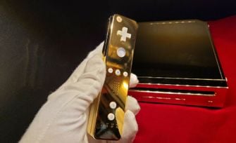 Door Hoofdkwartier Overwegen Nederlander zet 24-karaats Nintendo Wii van Britse koningin te koop