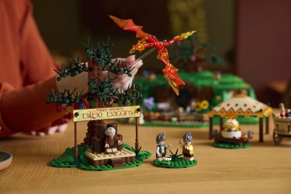 LEGO Icons 10354 The Lord of The Rings- The Shire