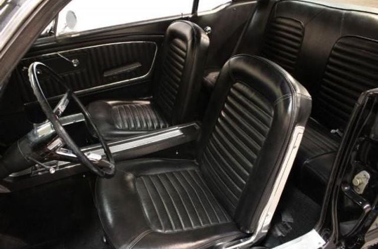 Betaalbare oldtimer klassieker Ford Mustang V8 1965