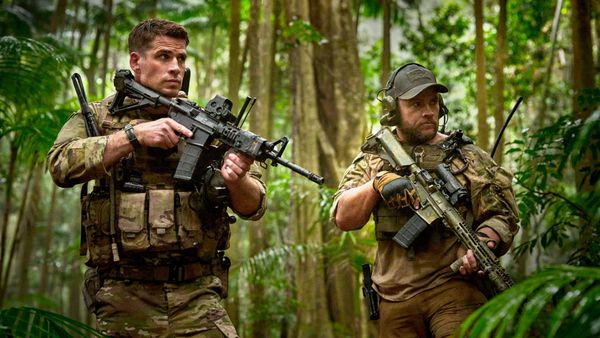Land of Bad oorlogsfilm militaire thriller Liam Hemsworth