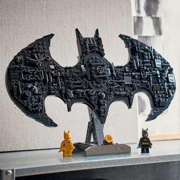 LEGO DC 76330 Batman Logo 2