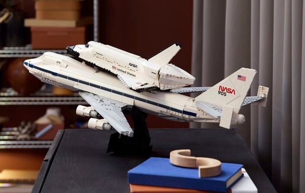 LEGO Icons 10360 Shuttle Carrier Aircraft