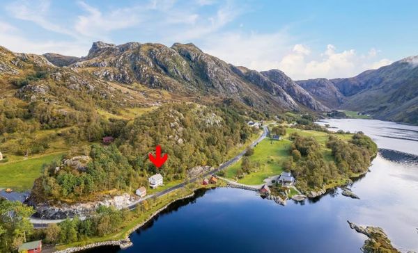 Dit huis in Noorwegen kost €99.500 met uitzicht op fjord