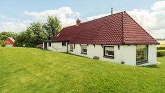 Funda-woonboerderij van €375.000 ligt op iconische plek aan zee