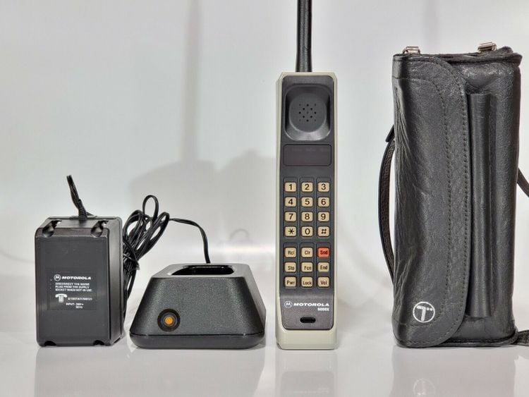 prijs, eerste mobiele telefoon, Motorola DYNATAC 8000X
