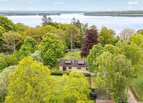villa te koop in zweden skane goedkoop weelderige tuin meer b&b