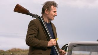 Liam Neeson gaat volledig John Wick in achtbaanrit van actiefilm