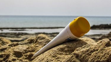 Goedkope zonnebrand Action scoort top in test Consumentenbond