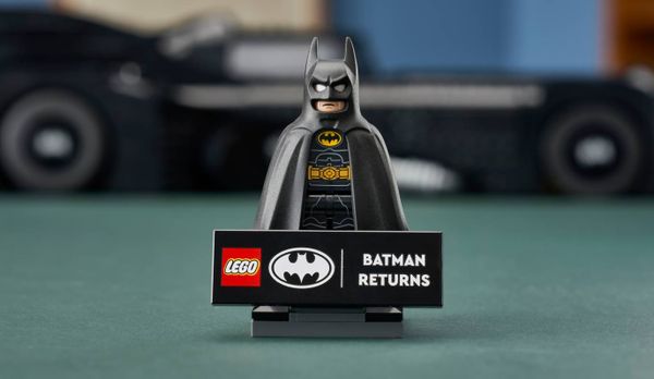 LEGO 76355 Batman Returns Batmobile 33333