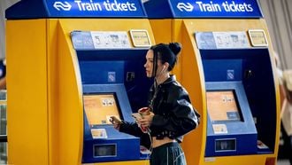 NS verhoogt prijzen in 2027 sneller dan je salaris: dit betaal je extra