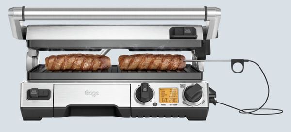 Alleskunner Smart Grill Pro is tosti-ijzer en barbecue in één