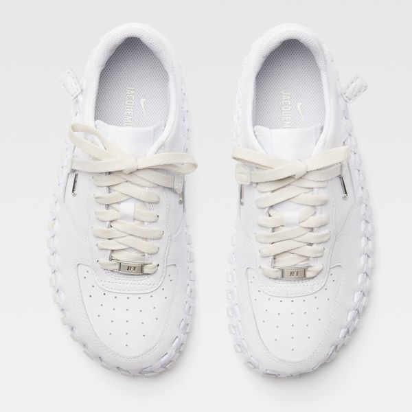 Jacquemus x Nike Air Force 1 x ACG Terra, witte sneakers, zolen
