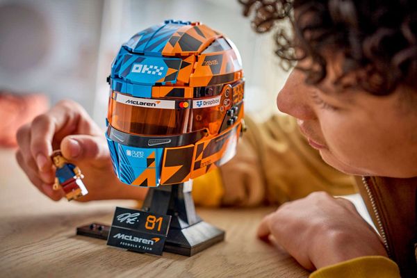 LEGO Norris en Piastri MClaren F1 Helmen 44444