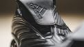 Adidas gaat voetbalcore met Predator-sneakers vol retro details