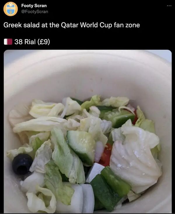 fyre festival, wk qatar, eten, hamburger, griekse salade