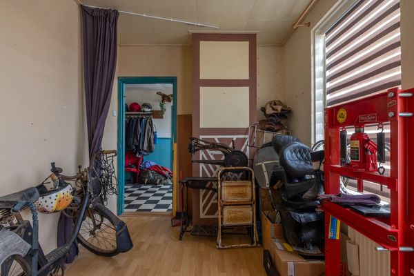 Bericht toevoegen Site icoon Funda-parel van €225.000 is duurzaam en ligt in landelijke idylle · Bericht Ctrl+K Concept opslaan Publiceren Funda-parel van €225.000 is duurzaam en ligt in landelijke idylle Typ / om een blok te kiezen Omhoog verplaatsenOmlaag verplaatsenToggle paneel: Expertquotes Omhoog verplaatsenOmlaag verplaatsenToggle paneel: Yoast SEO Premium SEO Leesbaarheid Schema Sociaal Nieuws Focus keyphraseHulp bij het kiezen van de perfecte focus keyphrase(Opent in een nieuwe browsertab) Weergave zoekmachines Bepaal hoe je bericht eruit moet zien in de zoekresultaten. Bekijk als: Resultaat op mobielDesktop resultaat Url voorbeeld: Manners Magazine www.manners.nl SEO titel voorbeeld: Funda-parel van €225.000 is duurzaam en ligt in landelijke idylle Voorvertoning metabeschrijving: okt 20, 2025 － Voeg een metabeschrijving toe door onderstaande snippet te bewerken. Als je dat niet doet, zal Google proberen een relevant stukje uit je bericht te vinden om te tonen in de zoekresultaten. SEO-titel Variabele invoegen Titel Pagina Slug funda-parel-van-e225-000-is-duurzaam-en-ligt-in-landelijke-idylle Metabeschrijving Variabele invoegen Samenvatting Premium SEO analyseVoer een focus keyphrase in om de SEO-score te berekenen Voeg een gerelateerde keyphrase toe Interne link suggesties Cornerstone content Geavanceerd Inzichten Omhoog verplaatsenOmlaag verplaatsenToggle paneel: Article list blocks Omhoog verplaatsenOmlaag verplaatsenToggle paneel: Post options Hide Banners Show article image Show newsletter block Premium artikel Sources Source Title Source URL Add Source Omhoog verplaatsenOmlaag verplaatsenToggle paneel: Sales Keywords Sales Keywords * Personal Finance Omhoog verplaatsenOmlaag verplaatsenToggle paneel: Advertorial options Advertorial Advertorial Title Partnership Text Partnership link Partnership Image Geen afbeelding geselecteerd Afbeelding toevoegen Tracker Post Tracker Grid Bericht Blok Funda-parel van €225.000 is duurzaam en ligt in landelijke idylle Uitgelichte afbeelding instellen Een samenvatting toevoegen... Laatst bewerkt 4 minuten geleden. Status Concept Publiceren Onmiddellijk Slug funda-parel-van-225-000-is-duurzaam-en-ligt-in-landelijke-idylle Auteur Michiel Hekkens Discussie Gesloten Revisies 2 Format Standaard Naar prullenbak verplaatsen Yoast SEO Premium SEO analyse: Heeft verbetering nodig Leesbaarheidsanalyse: Goed Verbeter je bericht met Yoast SEO Categorieën Categorieën zoeken Categorieën zoeken Uncategorized Advertorial in archief Auto's & Gadgets Gadgets LEGO Auto's & Motoren Auto's Elektrische fiets Jachten Motoren Tweedehands auto's Boeken Contact Films & Series Amazon Prime Video Apple TV+ Bioscoop Discovery+ Disney+ Formule 1 HBO Max Netflix NPO Start Podcasts SkyShowtime Televisie Viaplay Videoland Games Geld & Carrière Banen & Salaris Belasting & Toeslagen Crypto Huizenmarkt Investeren & Beleggen Rijk en Beroemd Sparen Gesponsord Gezondheid Afvallen Fitness Voeding Human Interest Architectuur Design Entertainment Eten & Drinken Klimaat Kunst & Fotografie Liefde & Seks Muziek Opinie Popular Science Samenleving Interview Nieuws Partner Reizen Review Sport Glory UFC Voetbal Stijl Horloges Kapsels & Baarden Kleding Sneakers Tech Categorie toevoegen Selecteer de primaire categorie Huizenmarkt Learn moreLearn more about the primary category.↗ Tags Tag toevoegen Scheiden met komma's of de Enter-toets. Meest gebruikt NetflixmarvelLEGOdroom occasionDisneysalarisfilmgeldsneakersNike Publicatiepaneel openen Bericht MeldingenConcept opgeslagen. Dialoogvenster sluiten Uitgelichte afbeelding Bestanden uploadenMediabibliotheek Details uitklappen Media filterenOp type filteren Afbeeldingen Op datum filteren Alle datums Media zoeken Medialijst Het weergeven 97 van 84049 media items Meer laden Bijlagedetails funda-energielabel-c-vrijstaande-woning-huis-aan-het-water.webp 20 oktober 2025 785 KB 2160 bij 1440 pixels Afbeelding bewerken Naar prullenbak verplaatsen Alt-tekst funda energielabel c vrijstaande woning huis aan het water Leer hoe het doel van de afbeelding te beschrijven(opent in een nieuwe tab). Laat leeg als de afbeelding louter decoratief is.Titel funda energielabel c vrijstaande woning huis aan het water Bijschrift Beschrijving Bestand URL: https://www.manners.nl/wp-content/uploads/2025/10/funda-energielabel-c-vrijstaande-woning-huis-aan-het-water.webp URL naar klembord kopiëren Vereiste velden zijn gemarkeerd met * Bron Bron URL Maps URL Kiosk ID Geselecteerde media actiesUitgelichte afbeelding instellen Geen bestand gekozen