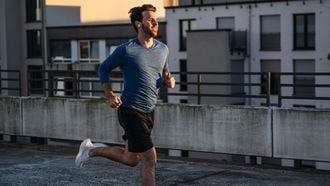 Zo snel kun je 5 kilometer hardlopen op basis van leeftijd