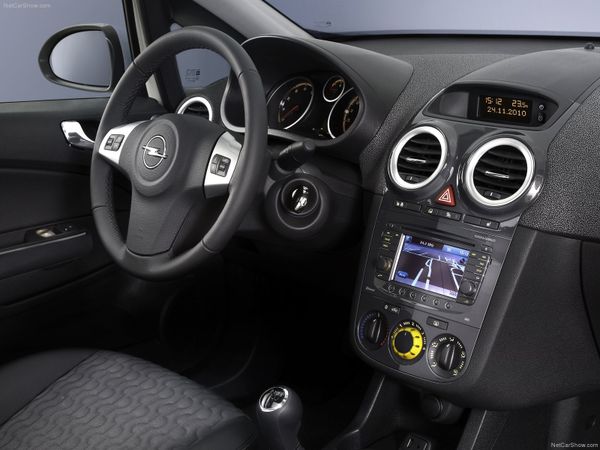 Tweedehands Opel Corsa interieur
