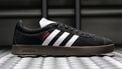 Adidas gooit skate-sneakers à la Samba in sale voor 60 euro