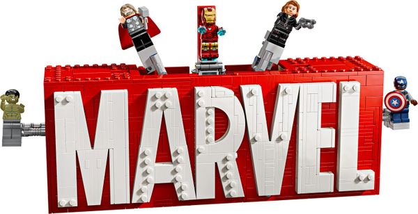 LEGO Marvel Logo & Minifigures (76313) Beste lego sets 2025