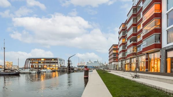 Funda-parel op het NDSM-terrein in Amsterdam A+ label gloednieuw appartement te koop voor 385000 euro uitzicht ij