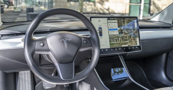 Tesla Model 3 review interieur