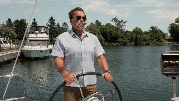 Netflix FUBAR spionageserie James Bond Arnold Schwarzenegger