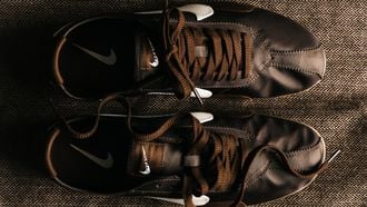 Nike dropt zijn alleroudste sneakers in nieuwe kleuren voor €99,99