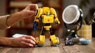LEGO's nieuwe 18+ robot transformeert in Volkswagen Kever