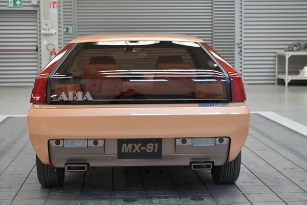 Mazda MX-81, retro