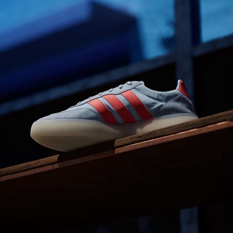 adidas barreda decode nieuwe hype sneakers voor 85 euro lichtblauw rood