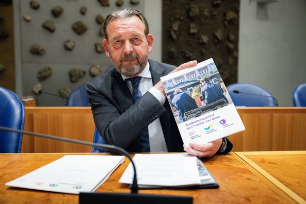 Reinier van Zutphen presenteert het jaarverslag van de Nationale ombudsman.