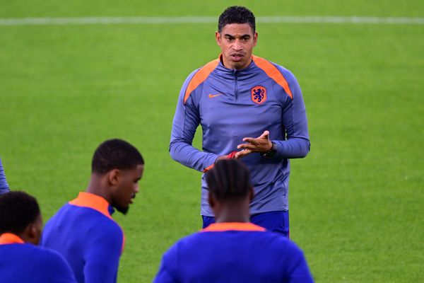 michael reiziger nieuwe bondscoach nike sneakers