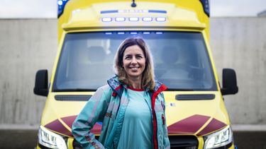 ambulance verpleegkundige salaris vacature baan