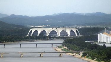 grootste voetbalstadion ter wereld noord korea (6)