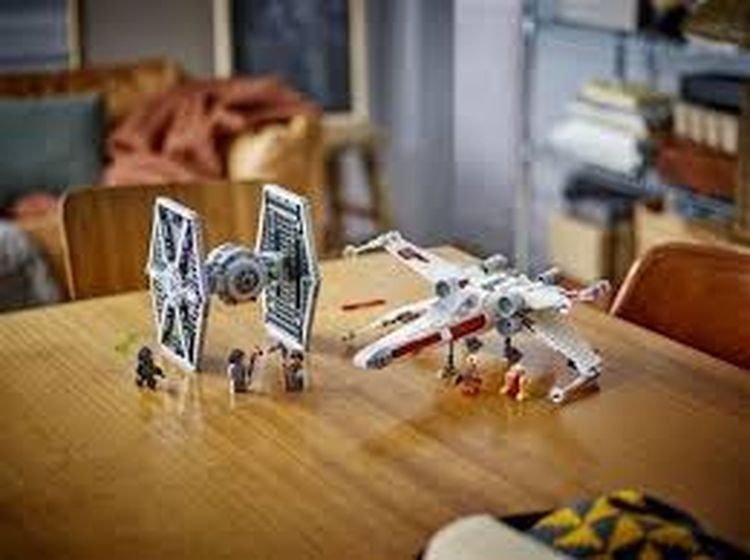 LEGO Star Wars 75393 TIE Fighter & X-Wing Mash-up 33