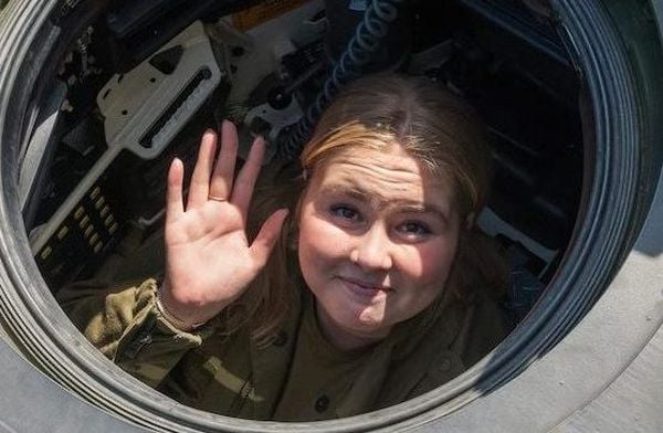 amalia defensity college salaris student defensie