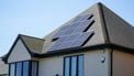 Zoveel geld verdien je in 10 jaar met een zonnepaneel met stekker