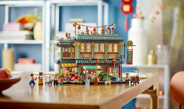 LEGO 80112 Auspicious Dragon en 80113 Family Reunion Celebration Chinees Nieuwjaar