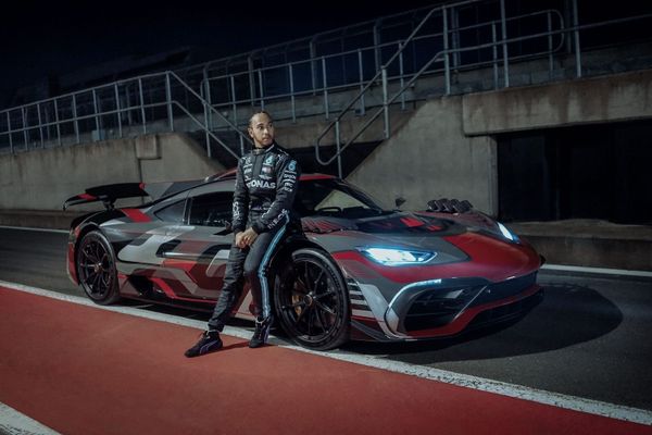 straatlegale, straat, Mercedes-AMG Project One Show Car, formule 1 auto, lewis hamilton, foto