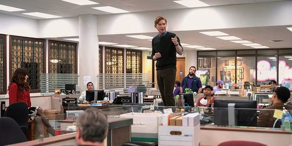 domhall-gleeson-as-ned-talking-to-his-bullpen-in-the-paper, the office