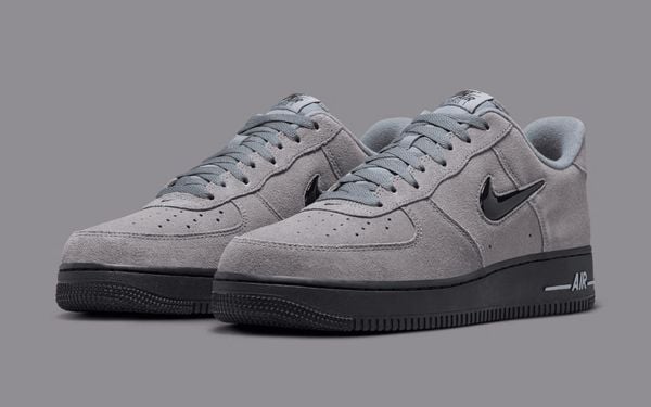 Nike Air Force 1 jewel Swoosh 'Cool Grey' en 'Light Armory Blue'