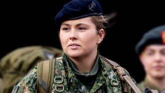Het salaris als militair werkstudent, dat alleen Amalia niet ontvangt
