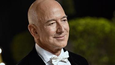 Plannen nieuwe James Bond-acteur gelekt in memo Jeff Bezos