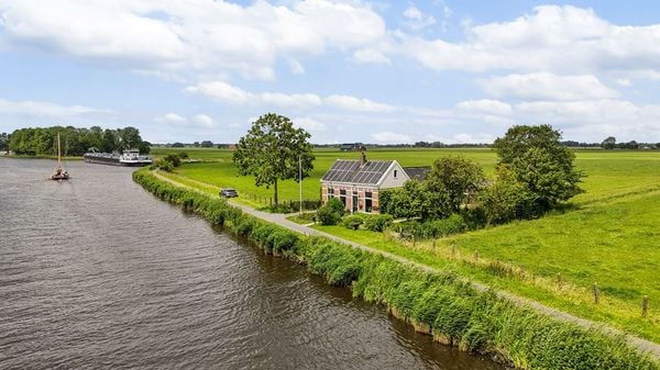 funda energielabel a vrijstaand aan het water friesland zonnepanelen duurzaam (7)